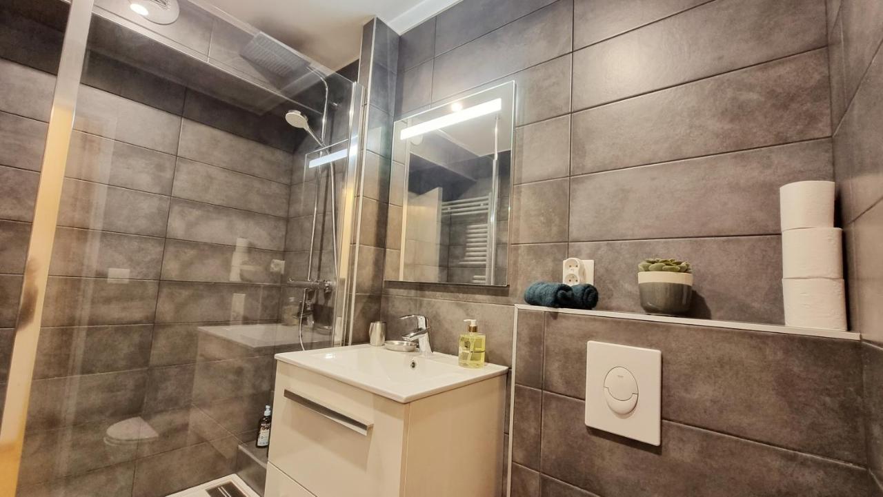 Le Smart - Parking - Terrasse - Wifi - Mulhouse - Relax Bnb Pfastatt 외부 사진